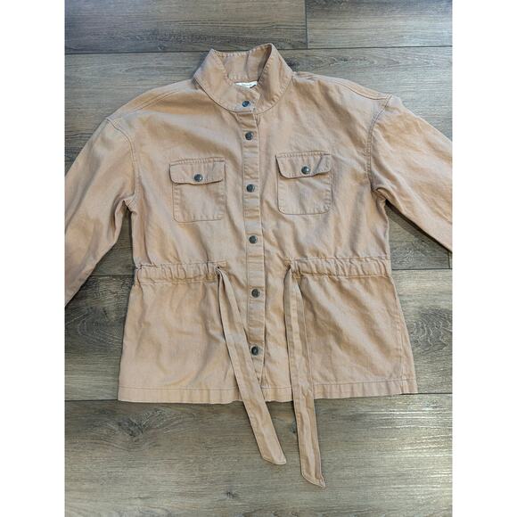 Maurices Women's Khaki Lightweight Jacket Waist Belt Snap Close Size Medium EUC - Picture 1 of 9